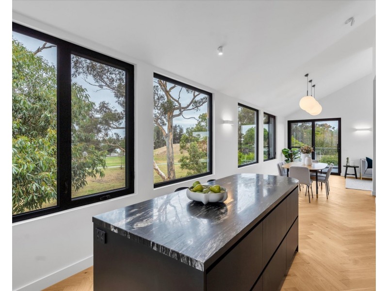 15b Curtin Court, Altona VIC 3018