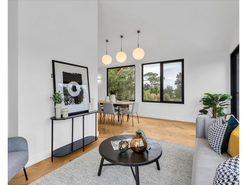 15b Curtin Court, Altona VIC 3018