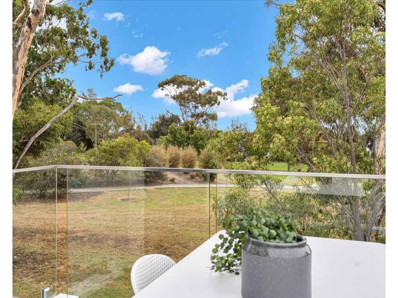 15b Curtin Court, Altona VIC 3018