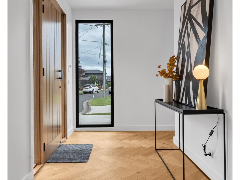 15b Curtin Court, Altona VIC 3018