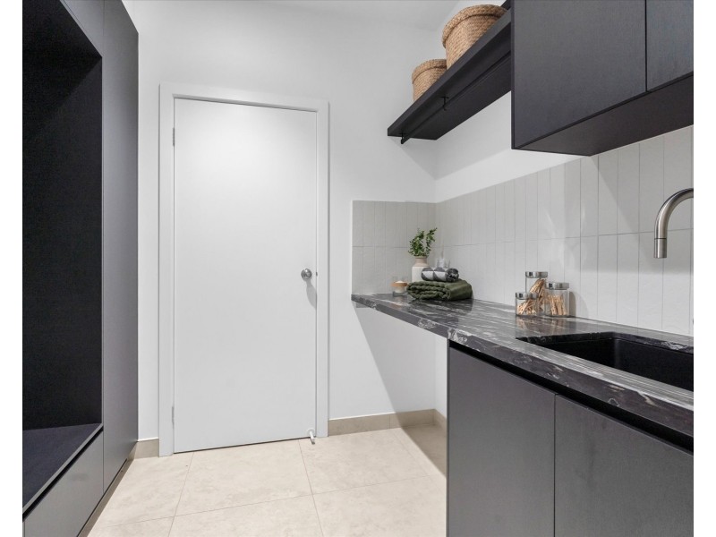 15b Curtin Court, Altona VIC 3018