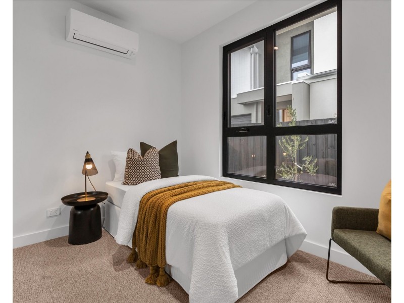 15b Curtin Court, Altona VIC 3018