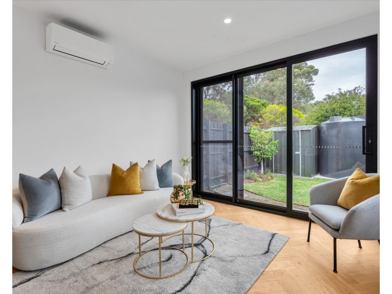 15b Curtin Court, Altona VIC 3018