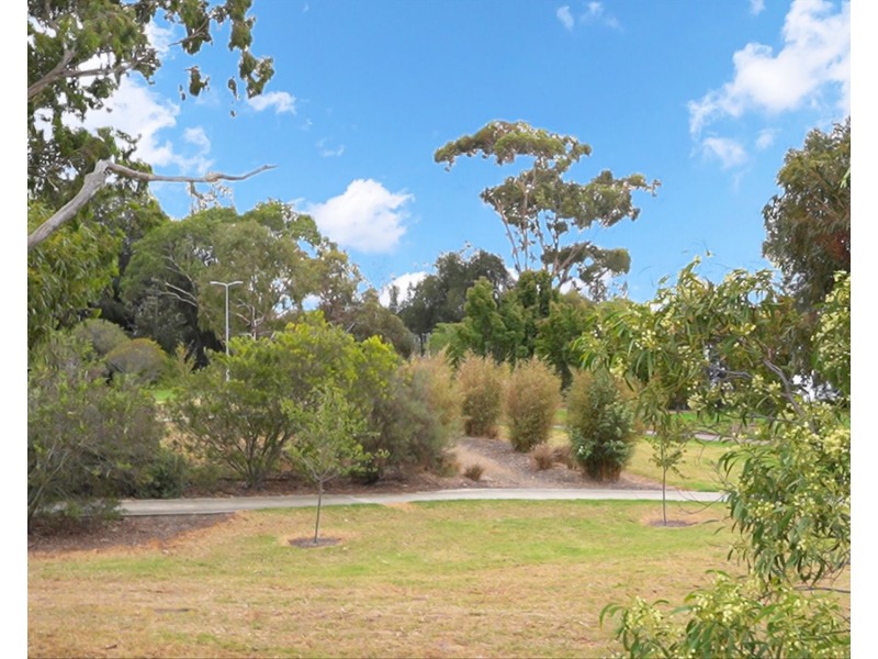 15b Curtin Court, Altona VIC 3018