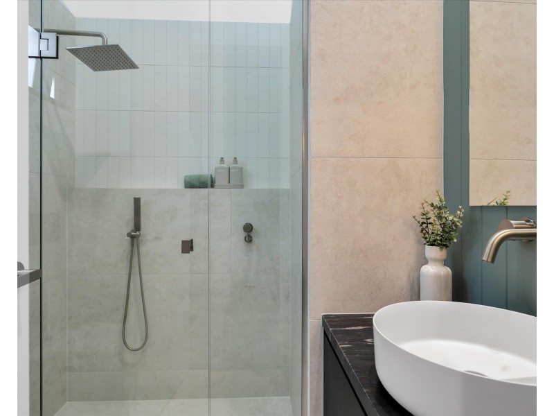 15b Curtin Court, Altona VIC 3018