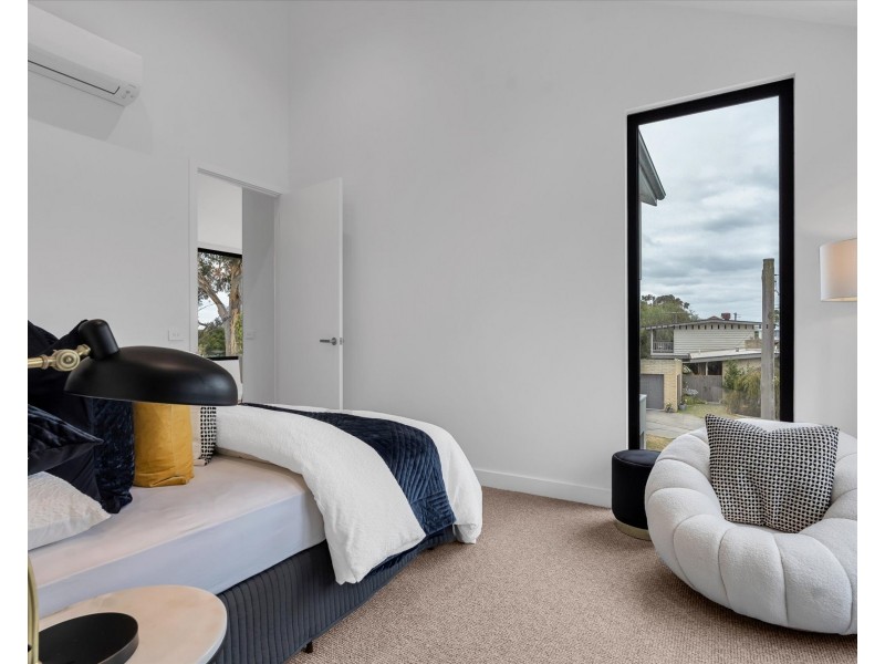 15b Curtin Court, Altona VIC 3018