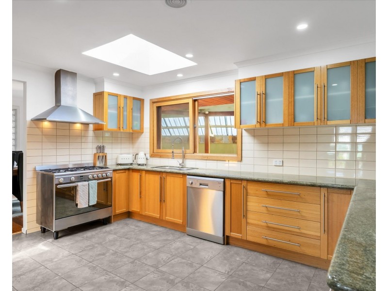 24 KURRAJONG DRIVE, Altona Meadows VIC 3028