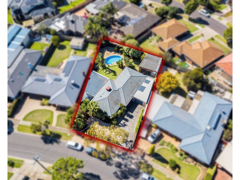 24 KURRAJONG DRIVE, Altona Meadows VIC 3028