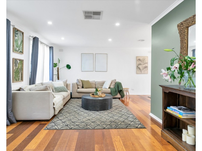 24 KURRAJONG DRIVE, Altona Meadows VIC 3028