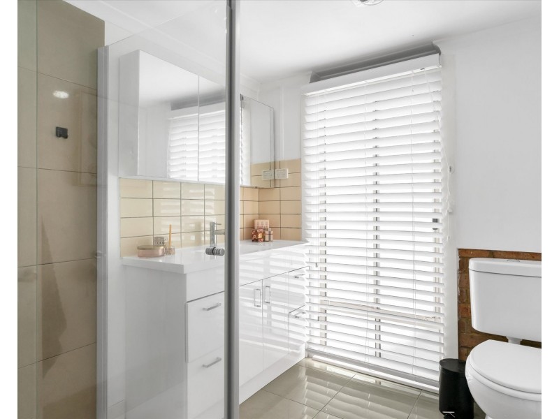 24 KURRAJONG DRIVE, Altona Meadows VIC 3028