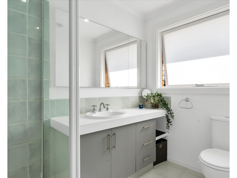 24 KURRAJONG DRIVE, Altona Meadows VIC 3028