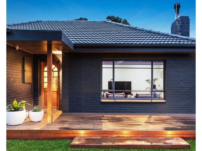 9 Delmont Avenue, Altona VIC 3018