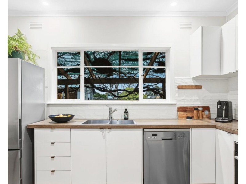 9 Delmont Avenue, Altona VIC 3018