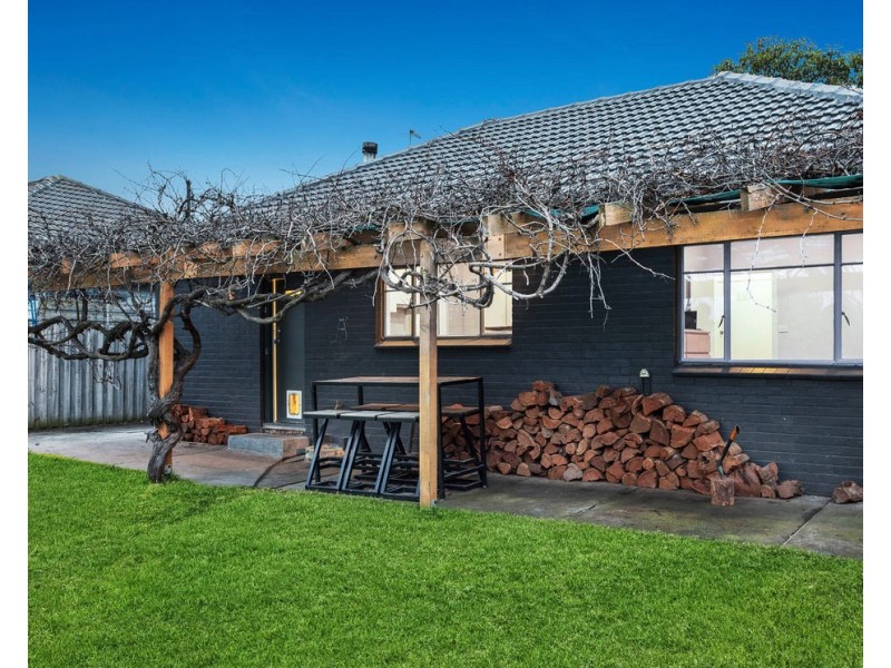 9 Delmont Avenue, Altona VIC 3018