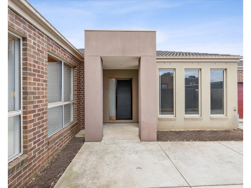 8 LUNN COURT, Altona Meadows VIC 3028