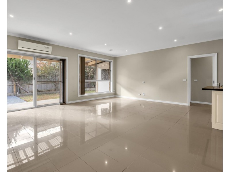 8 LUNN COURT, Altona Meadows VIC 3028