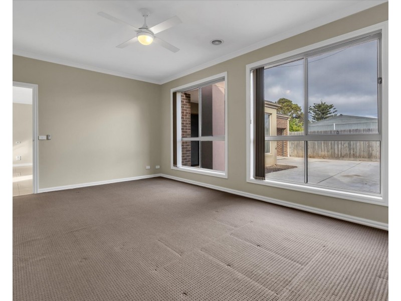 8 LUNN COURT, Altona Meadows VIC 3028