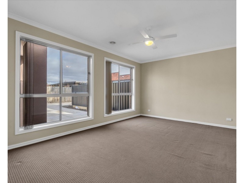 8 LUNN COURT, Altona Meadows VIC 3028