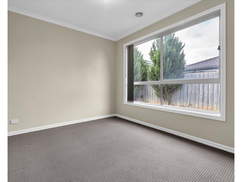 8 LUNN COURT, Altona Meadows VIC 3028
