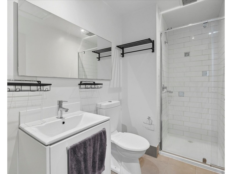 214/80 ORMOND STREET, Kensington VIC 3031