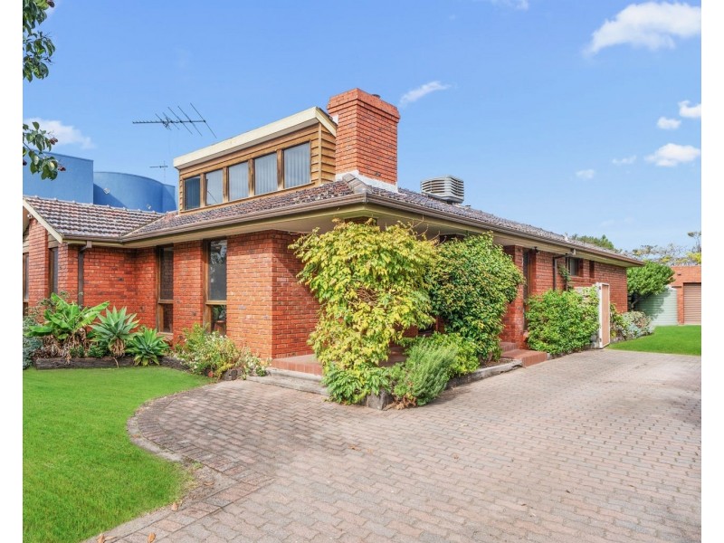 1 GARDEN GROVE, Seaholme VIC 3018