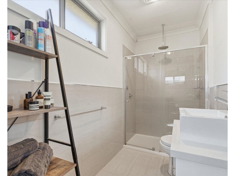 2/34 LINNET STREET, Altona VIC 3018