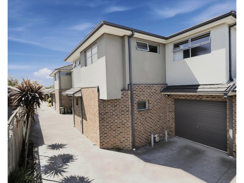 2/34 LINNET STREET, Altona VIC 3018