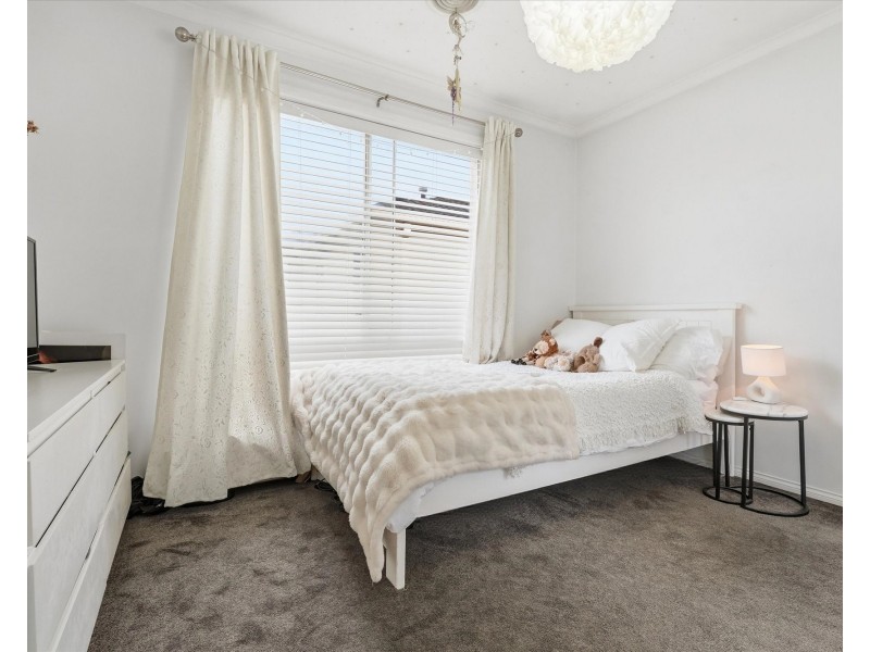 1/5 HOSKEN STREET, Altona Meadows VIC 3028