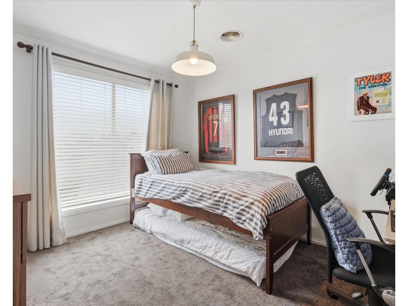 1/5 HOSKEN STREET, Altona Meadows VIC 3028