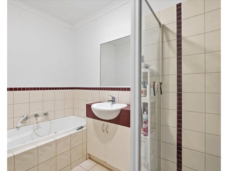 1/5 HOSKEN STREET, Altona Meadows VIC 3028