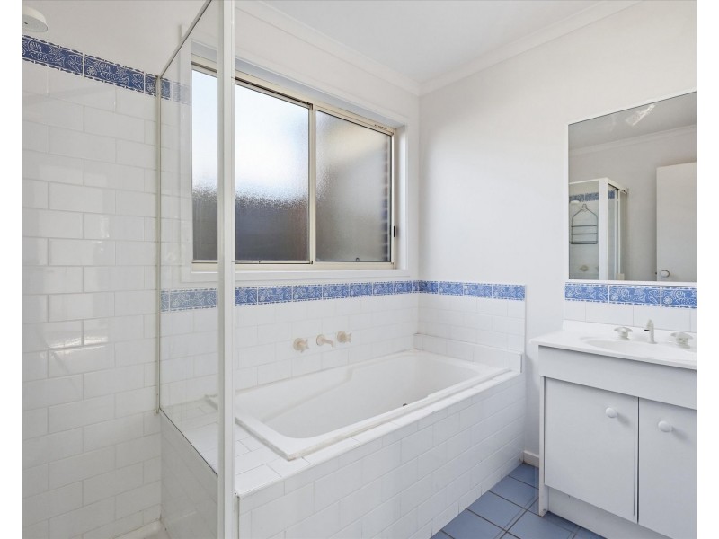 18 PROVENCE GROVE, Hoppers Crossing VIC 3029