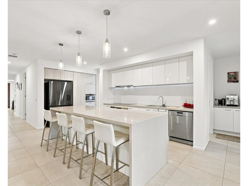 2A UPTON STREET, Altona VIC 3018