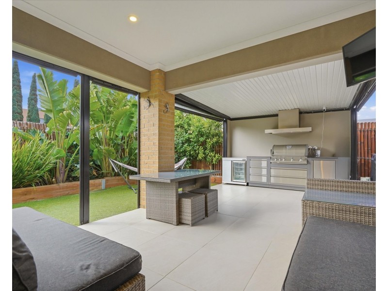 2A UPTON STREET, Altona VIC 3018