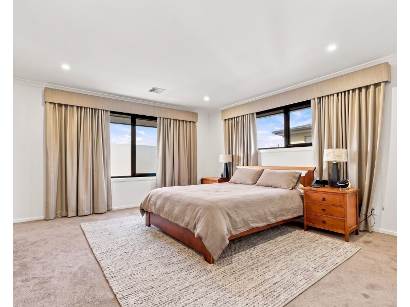2A UPTON STREET, Altona VIC 3018