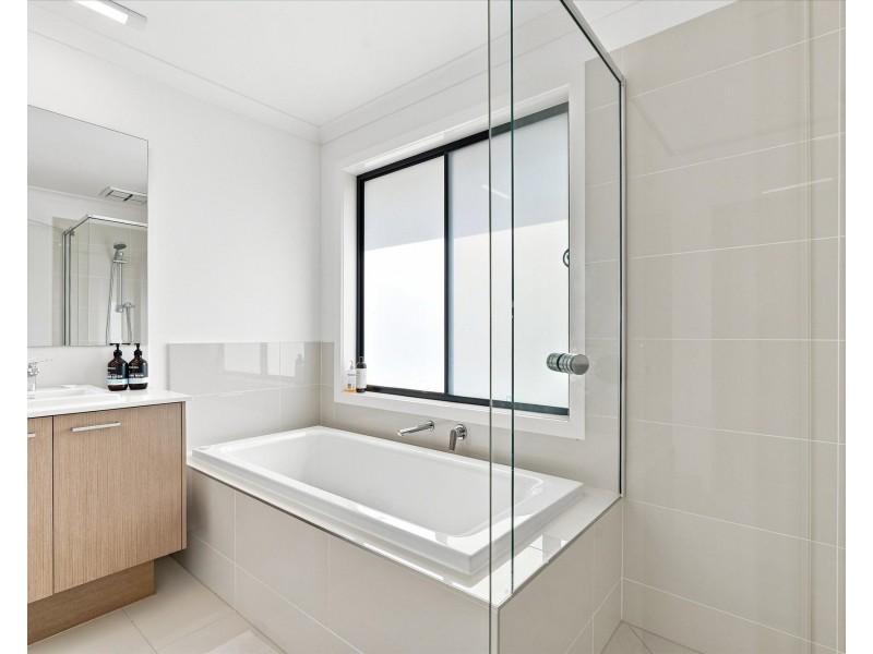 2A UPTON STREET, Altona VIC 3018
