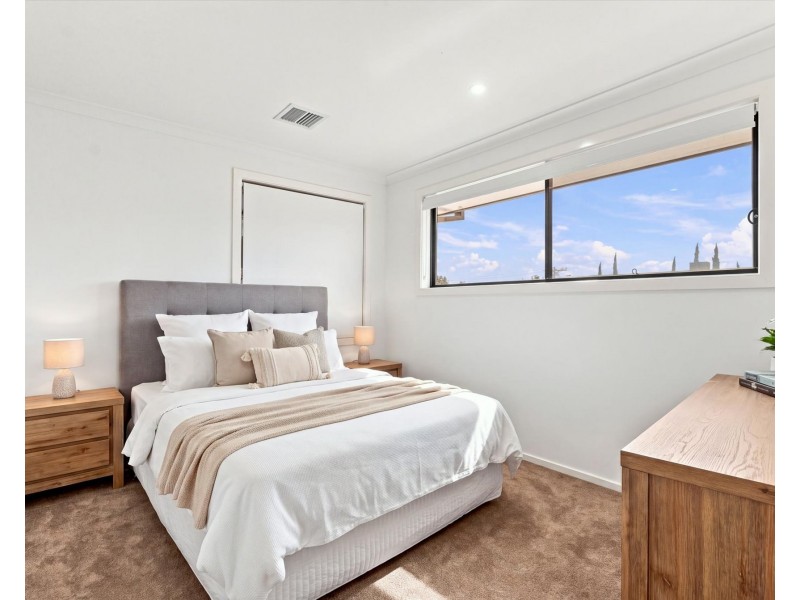 2A UPTON STREET, Altona VIC 3018
