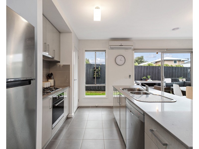 2/1 BOYD STREET, Altona VIC 3018