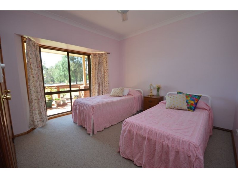 30 Colony Crescent, Dubbo NSW 2830
