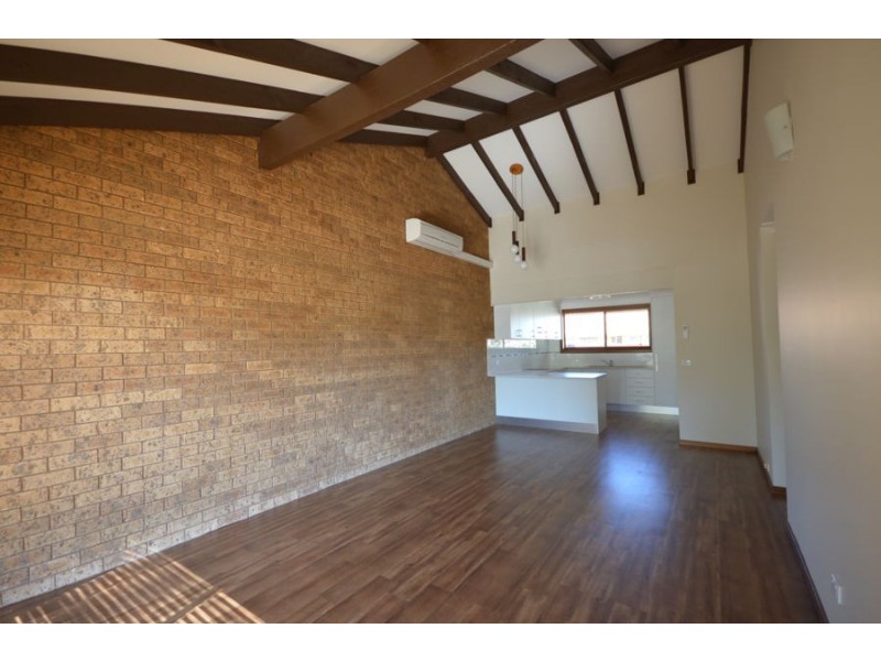 2/4 Rivergum Place, Dubbo NSW 2830