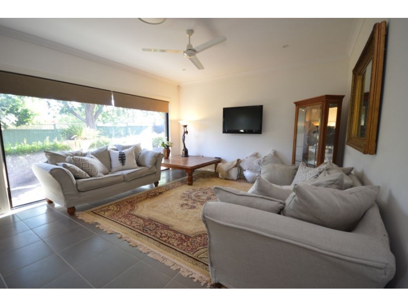 20 Pebble Beach Drive, Dubbo NSW 2830