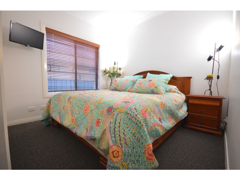 20 Pebble Beach Drive, Dubbo NSW 2830