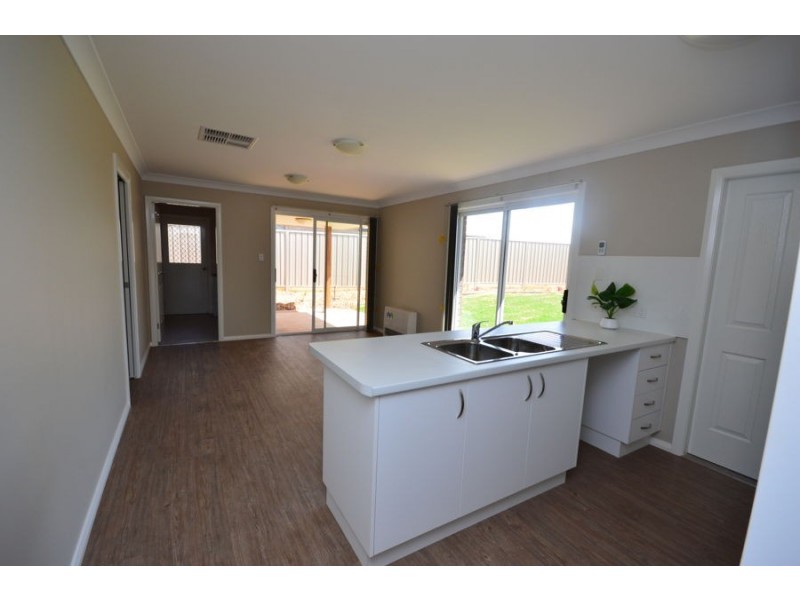 56 Spears Drive, Dubbo NSW 2830