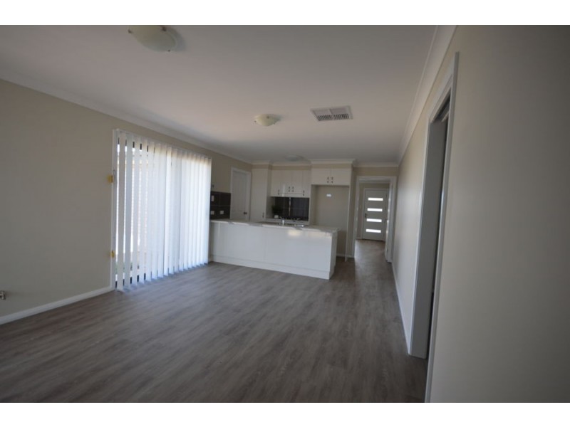 1 Yarra Place, Dubbo NSW 2830