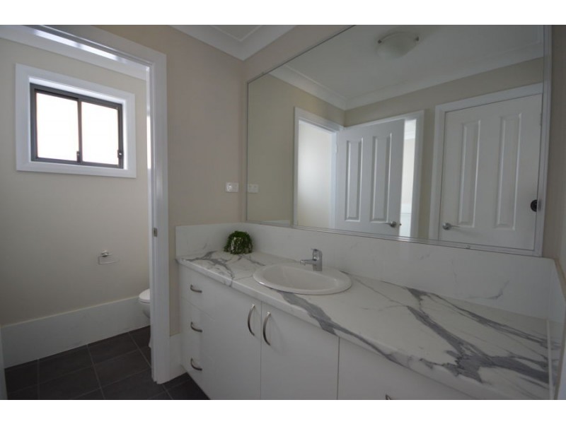 1 Yarra Place, Dubbo NSW 2830