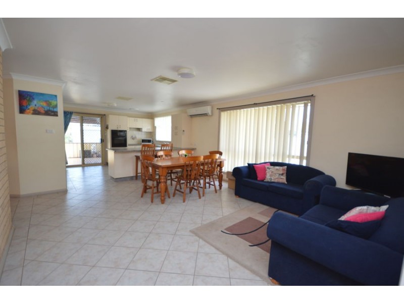 134 Minore Street, Narromine NSW 2821