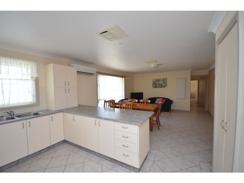 134 Minore Street, Narromine NSW 2821