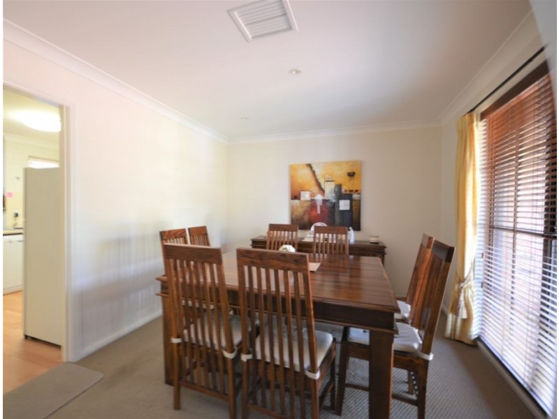 4 Bell Avenue, Dubbo NSW 2830