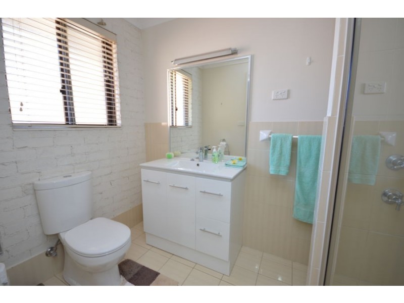 4 Bell Avenue, Dubbo NSW 2830