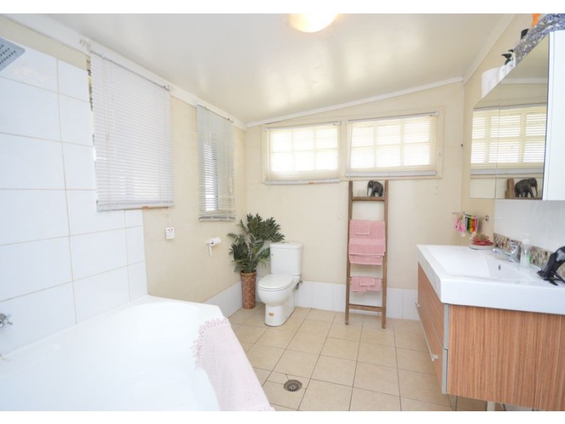 22 Wellington Street, Geurie NSW 2831