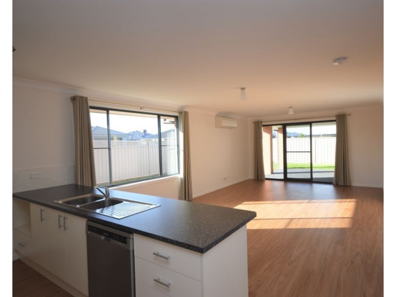 18A Snowy Crescent, Dubbo NSW 2830